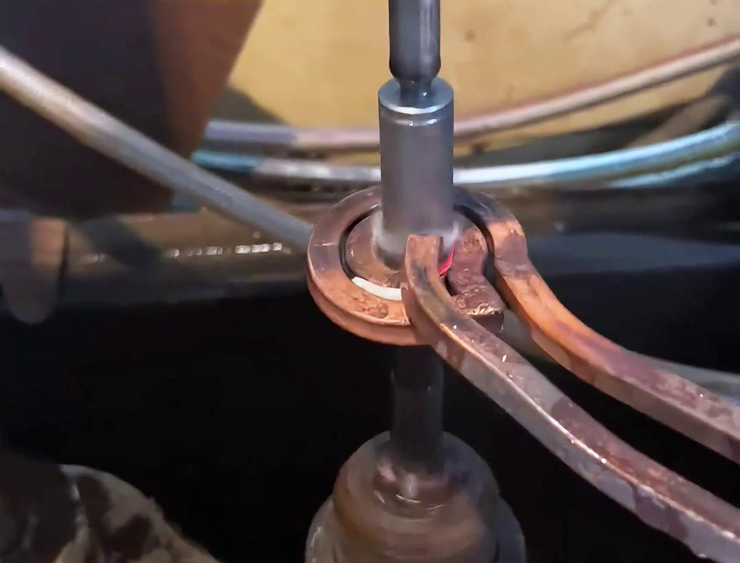 數控自動化淬火機床通常需要定制化生產-適合軸齒輪淬火熱處理