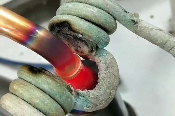 高頻釬焊機(jī)是如何工作的？