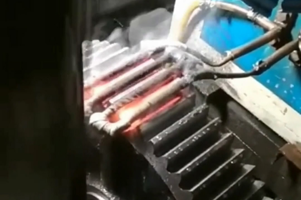 晶體管超音頻感應淬火設備的加熱電源