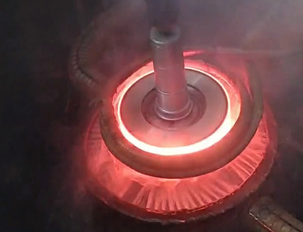 高頻感應淬火機—具有10年高頻感應電源行業工作經驗